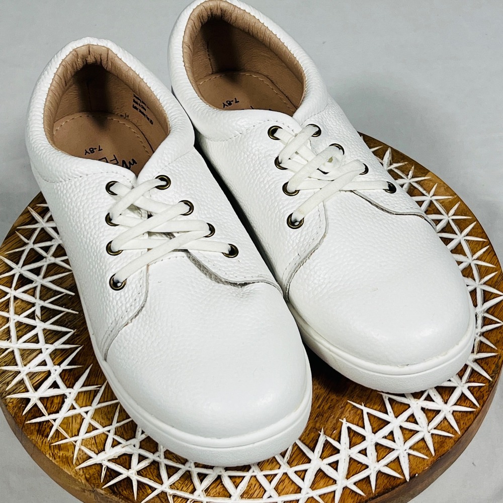 Monkey Feet Kids White Pebbled Leather Slip-on Sneakers Size 7-8Y Size 2.5